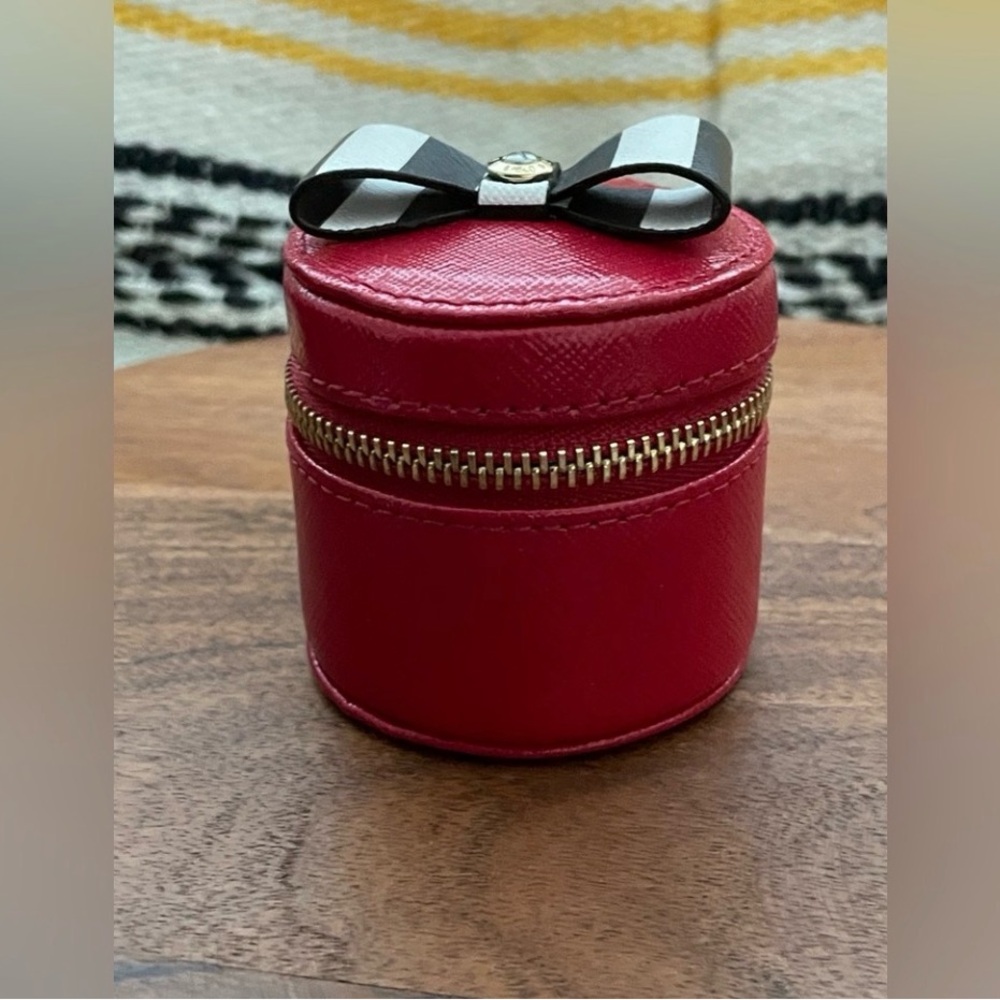 Henri Bendel Ring Box